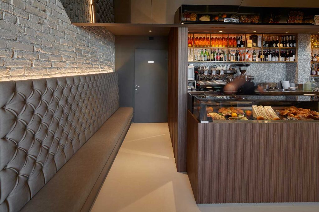 Lounge Bar Frigomeccanica: arredi dal design industriale tra materia e ...