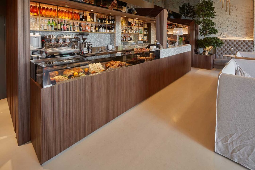 Lounge Bar Frigomeccanica: arredi dal design industriale tra materia e ...