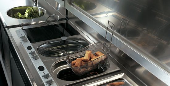Un banco bar per cucinare il cibo davanti ai clienti