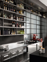 Dettaglio arredo bar modello Slack
