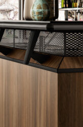 Dettaglio arredo bar modello Bridge